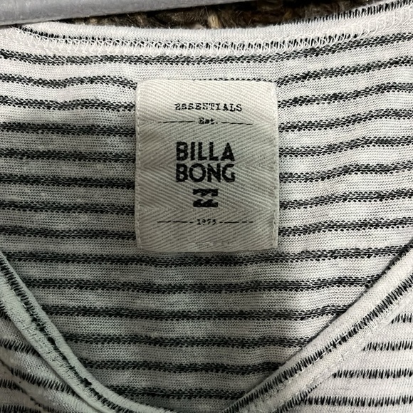 Billabong tank - Picture 2 of 4